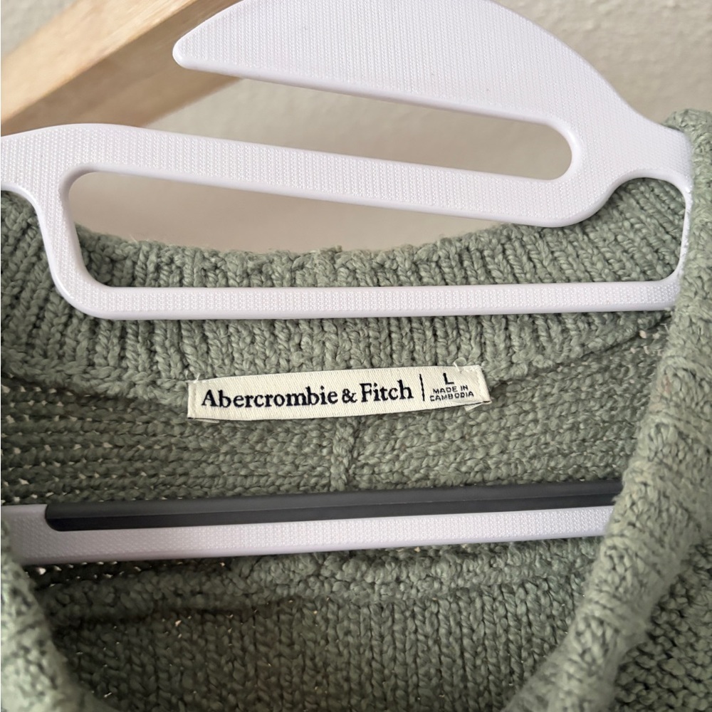 Abercrombie & Fitch Olive Crew Neck Sweater - Picture 4 of 5